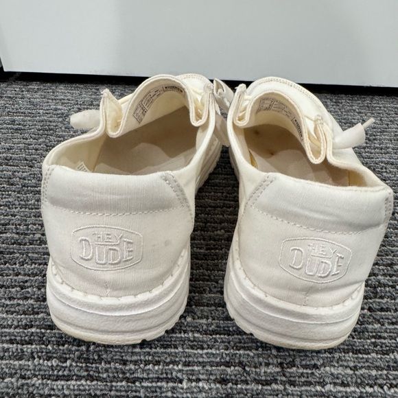 Hey Dude Off-White Slip-On Shoes 7 - Picture 3 of 5